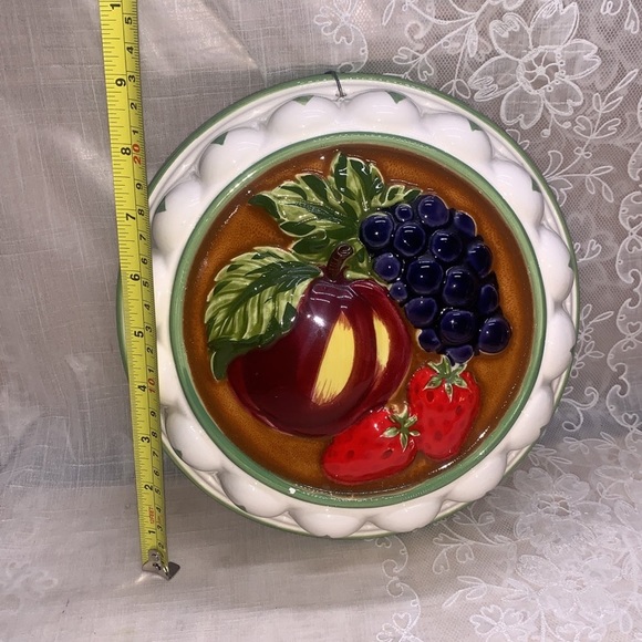 8.5" VTG Gailstyn Sutton Towle Ceramic jello mold fruit wall decor - Picture 2 of 7